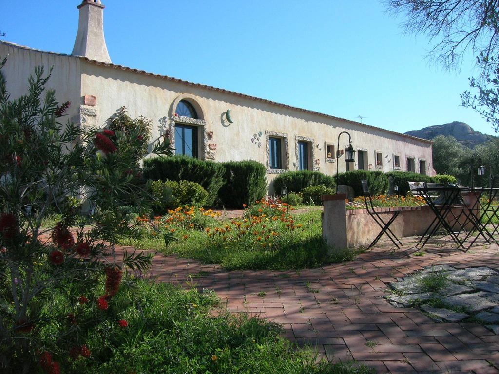 B&B La MeSenda Arzachena Bagian luar foto